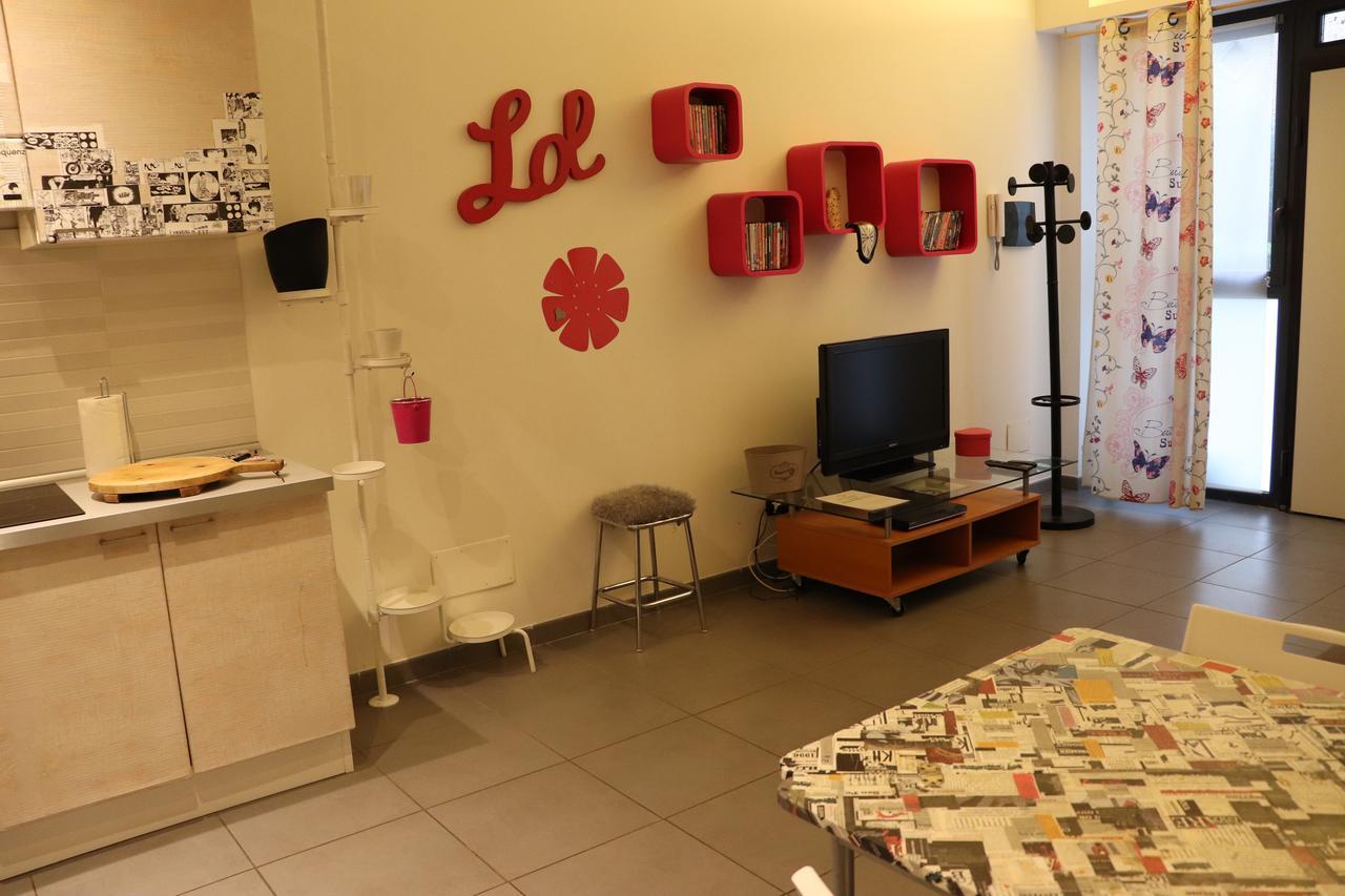 New Artistic Flat Roma